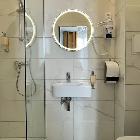 Отель Og Le Marignan *