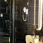 Og Le Marignan Hotel *