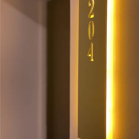 Og Le Marignan Hotel
